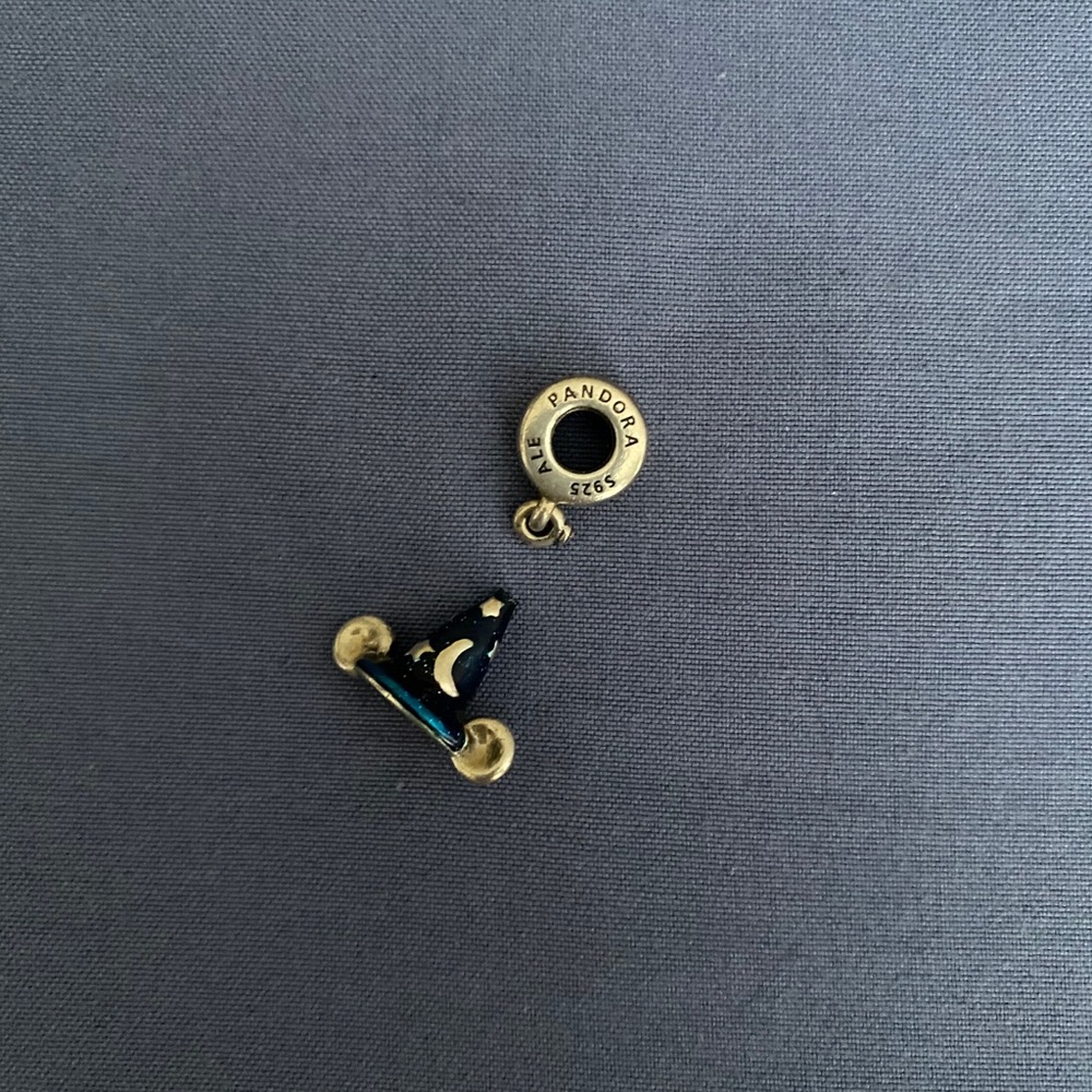 PANDORA DISNEY MICKEY MOUSE SORCERER’S HAT CHARM✨